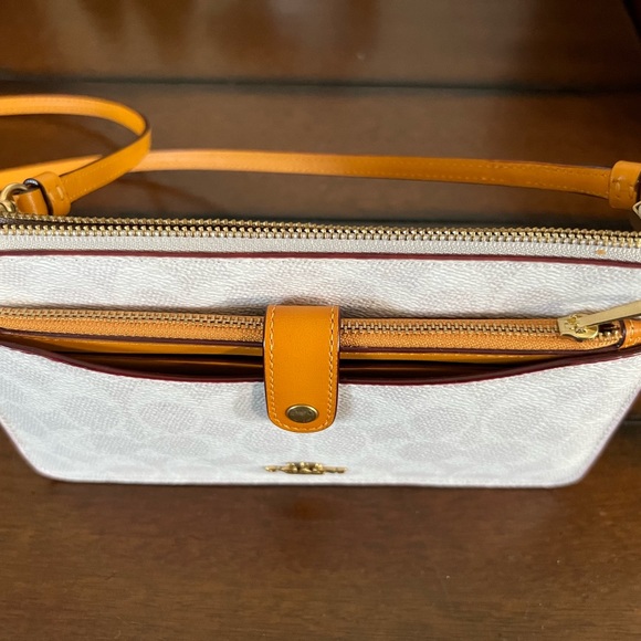 Coach Noa Pop Up Messenger in Colorblock Signature Canvass - Picture 2 of 4